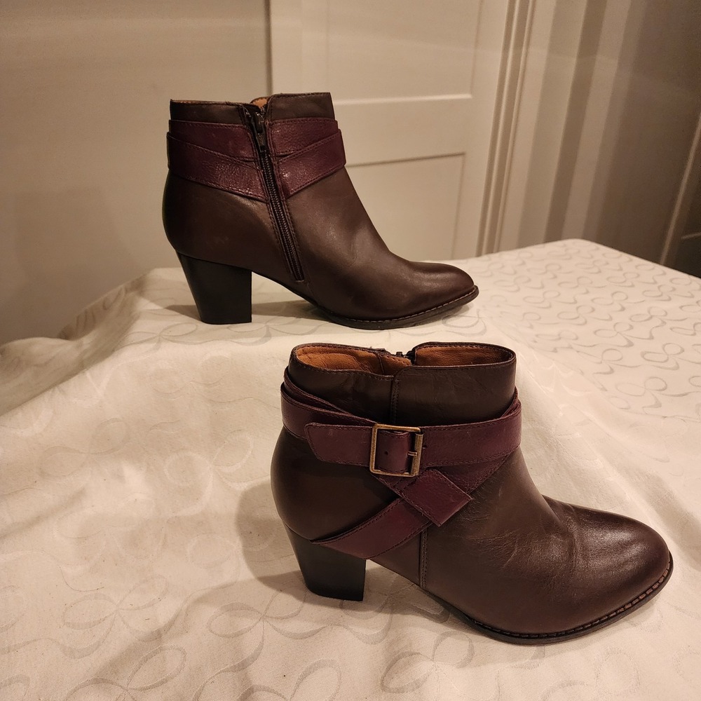 Vionic Trinity Leather Ankle Boots‎ Size 9 Brown Strap Buckle Block Heel Comfort